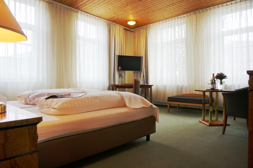 Hotel Goldener Anker Bodenwerder Quarto foto